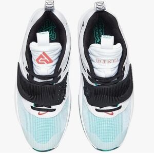 Nike Zoom Freak performance shoes in unisex sizing. 8 W